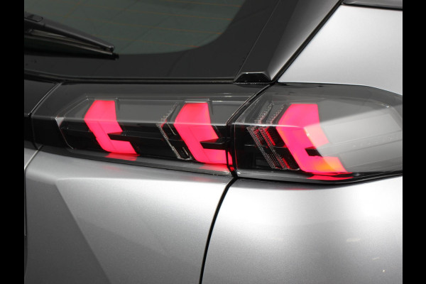 Peugeot 2008 1.2 PureTech 130pk Automaat Active Pack | Trekhaak | Climate Control | Navigatie | Cruise Control |Full LED | PDC Achter