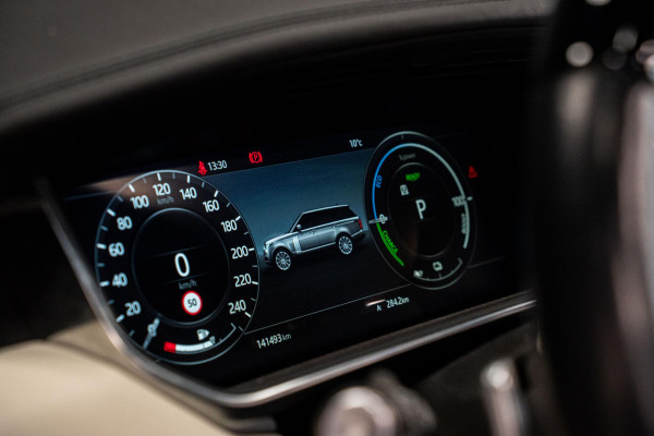 Land Rover Range Rover 2.0 P400e LWB Autobiography *Meridian / Panorama / Rear-seat entertainment / Stoelmassage + ventilatie / Memory / HUD*