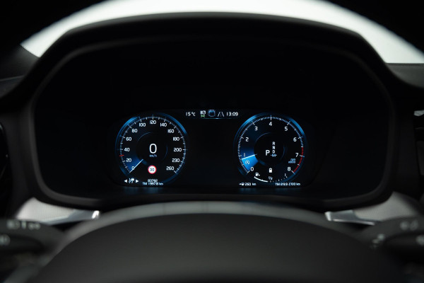 Volvo S60 2.0 B4 R-Design |Pano|H&K|Heico Tuning|Dodehoek|Stuur/Stoelverwarming|