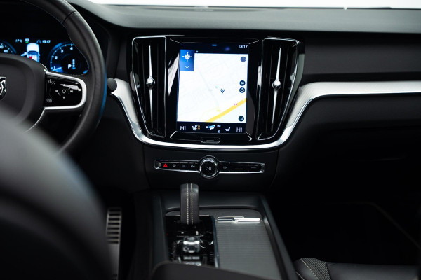 Volvo S60 2.0 B4 R-Design |Pano|H&K|Heico Tuning|Dodehoek|Stuur/Stoelverwarming|