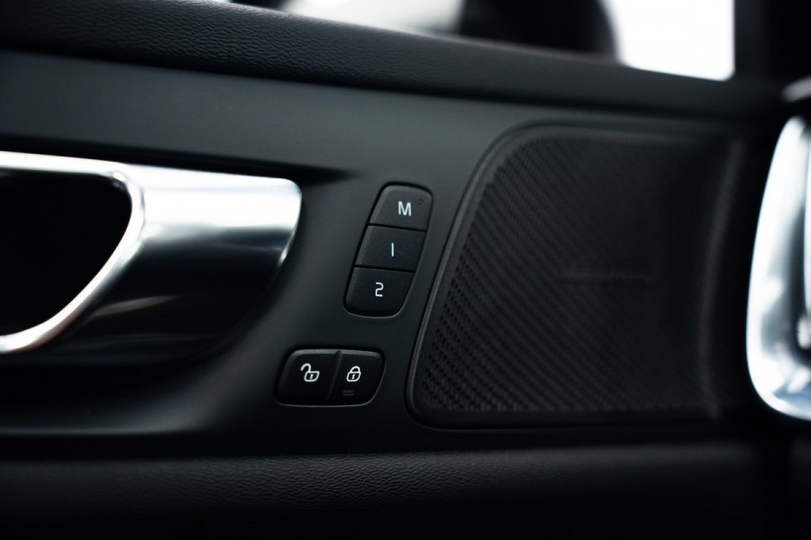 Volvo S60 2.0 B4 R-Design |Pano|H&K|Heico Tuning|Dodehoek|Stuur/Stoelverwarming|