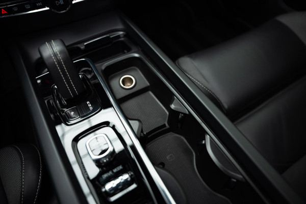 Volvo S60 2.0 B4 R-Design |Pano|H&K|Heico Tuning|Dodehoek|Stuur/Stoelverwarming|