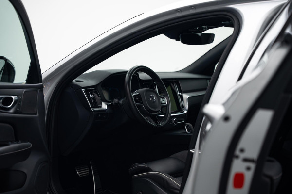 Volvo S60 2.0 B4 R-Design |Pano|H&K|Heico Tuning|Dodehoek|Stuur/Stoelverwarming|