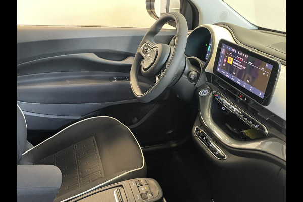 Fiat 500E Comfort Style 3+1 42 kWh 244km actieradius Navigatie Apple Carplay/Android Auto Camera Parkeersensoren Blind Spot Assist Stoelverwarming Lichtmetalen velgen Ledverlichting Climate Control