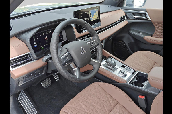 Mitsubishi Outlander 2.4 PHEV Instyle+ Tot € 6.5000,- VOORDEEL!