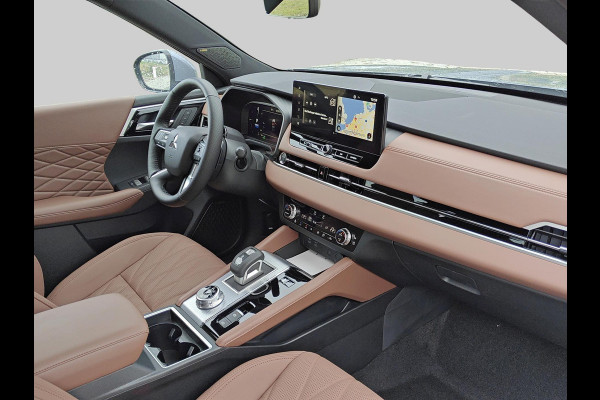 Mitsubishi Outlander 2.4 PHEV Instyle+ Tot € 6.5000,- VOORDEEL!