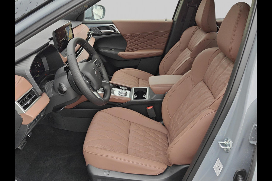 Mitsubishi Outlander 2.4 PHEV Instyle+ Tot € 6.5000,- VOORDEEL!