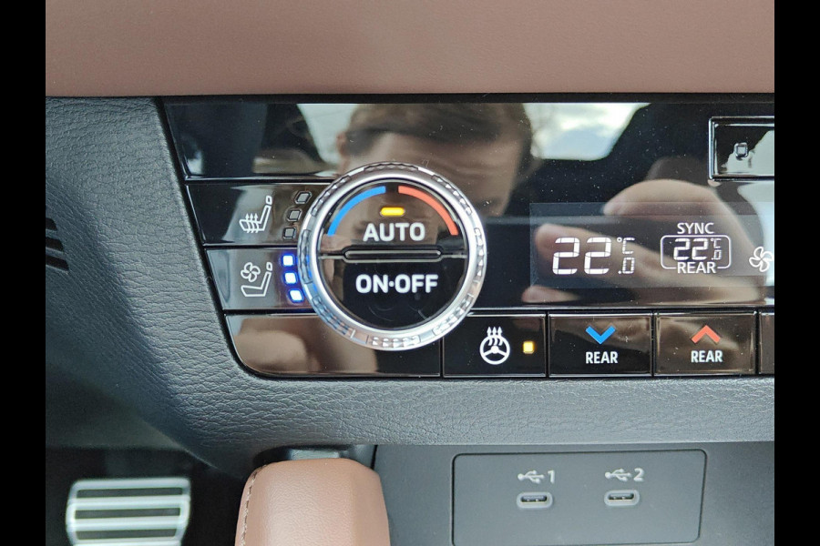 Mitsubishi Outlander 2.4 PHEV Instyle+ Tot € 6.5000,- VOORDEEL!