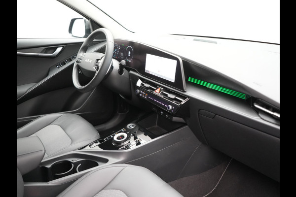 Kia Niro 1.6 GDi DynamicLine Plug In Hybrid 182pk Dealer O.H. PHEV | Adaptive Cruise | Camera | Sfeerverlichting | Apple Carplay | Sportstoelen & Stuur Verwarmd | Widescreen Navi | Keyless | LED Koplampen | DAB |