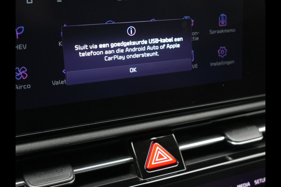 Kia Niro 1.6 GDi DynamicLine Plug In Hybrid 182pk Dealer O.H. PHEV | Adaptive Cruise | Camera | Sfeerverlichting | Apple Carplay | Sportstoelen & Stuur Verwarmd | Widescreen Navi | Keyless | LED Koplampen | DAB |