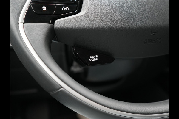 Kia Niro 1.6 GDi DynamicLine Plug In Hybrid 182pk Dealer O.H. PHEV | Adaptive Cruise | Camera | Sfeerverlichting | Apple Carplay | Sportstoelen & Stuur Verwarmd | Widescreen Navi | Keyless | LED Koplampen | DAB |