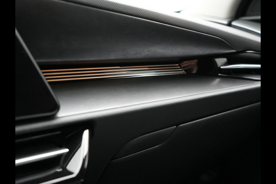 Kia Niro 1.6 GDi DynamicLine Plug In Hybrid 182pk Dealer O.H. PHEV | Adaptive Cruise | Camera | Sfeerverlichting | Apple Carplay | Sportstoelen & Stuur Verwarmd | Widescreen Navi | Keyless | LED Koplampen | DAB |