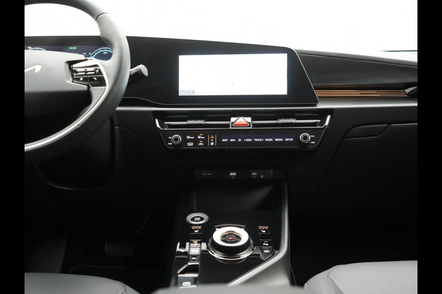 Kia Niro 1.6 GDi DynamicLine Plug In Hybrid 182pk Dealer O.H. PHEV | Adaptive Cruise | Camera | Sfeerverlichting | Apple Carplay | Sportstoelen & Stuur Verwarmd | Widescreen Navi | Keyless | LED Koplampen | DAB |