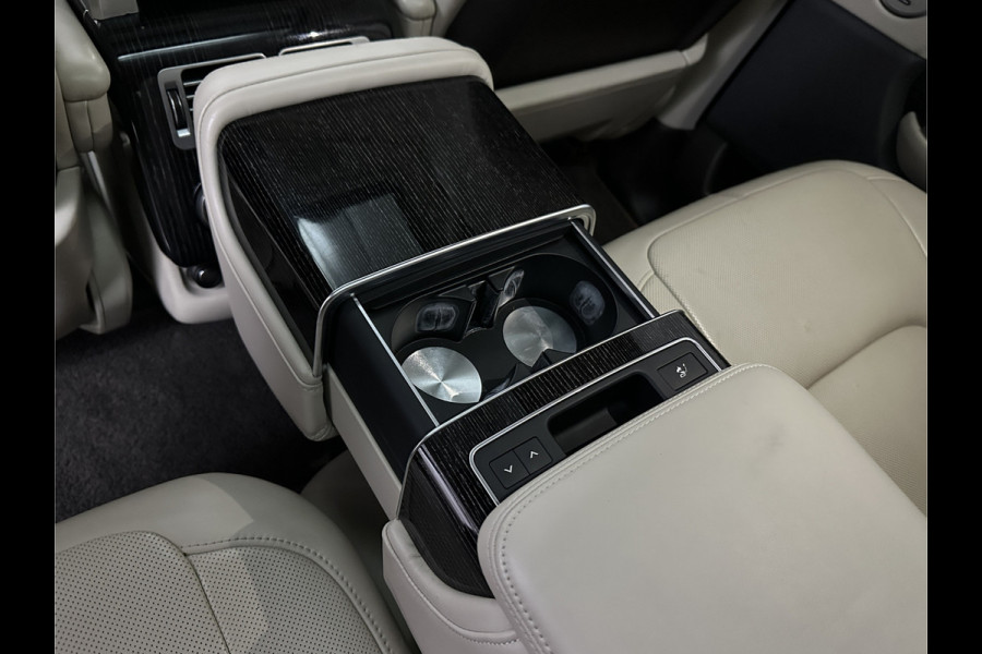 Land Rover Range Rover P400 404pk Hybrid Autobiography | Dealer Onderhouden | Nieuw Accu-Pakket | Panorama | ACC | 360 Camera | Massage | Stoelventilatie V+A | ISO-Glas | Meridian-Sound | Memory Achter | Alcantara Hemelbekleding | Elektrische Achter-Stoelen | Stoelverwarming V+A | 4-Zone Clima | Keyless-Entry | Luchtvering |