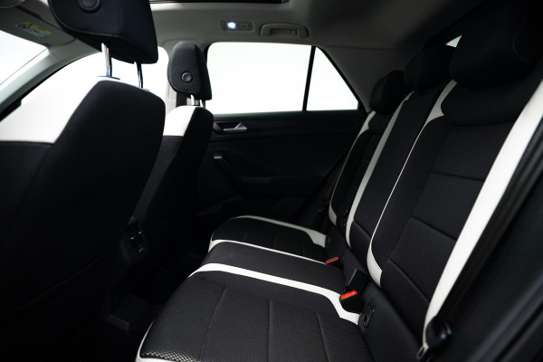 Volkswagen T-Roc 1.5 TSI Sport |Pano|ORG.NL|Carplay|ACC|Stoelverwarming|