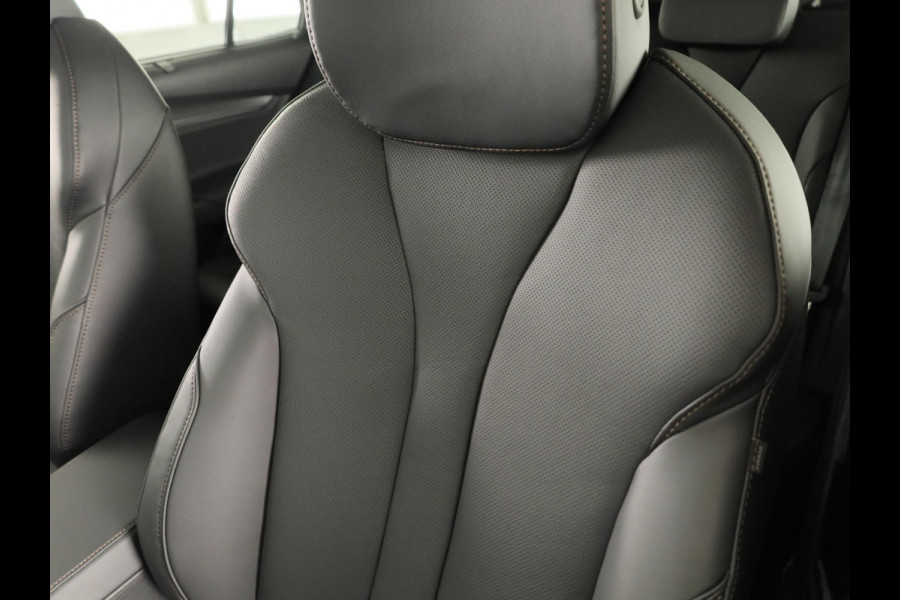 Škoda Enyaq 85 Business Edition 286 pk | Panoramadak | Lederen bekleding | Wegklapbare trekhaak | 20 inch lichtmetalen velgen