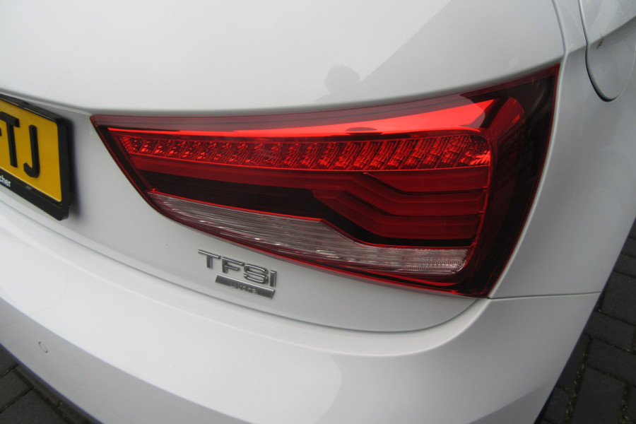 Audi A1 Sportback 1.0 TFSI Automaat Sport S line Edition, CC, Stoelverw., PDC