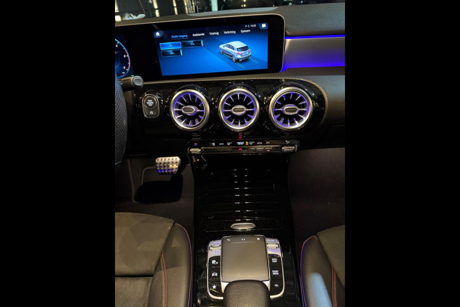 Mercedes-Benz A-Klasse | Sfeerverlichting | Pano | Carplay