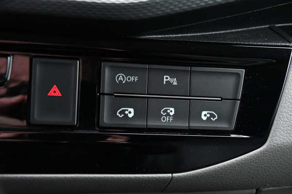 Volkswagen Transporter 2.0 TDI L2H1 30 DC Caravelle Virtual, Camera, Carplay, Leder, LED, 2 x Electrische deur, Clima, Trekhaak, 150pk, Automaat, Uniek! Bulli, Highline!