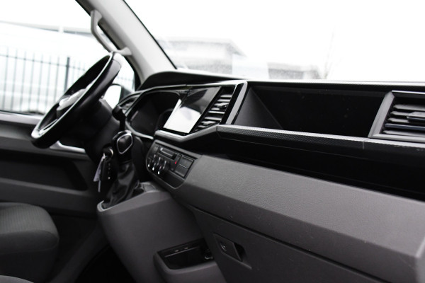 Volkswagen Transporter 2.0 TDI L2H1 30 DC Bulli Virtual, Adaptieve Cruise, Camera, Carplay, 150pk, LED, Automaat, Sensoren, trekhaak, Uniek!