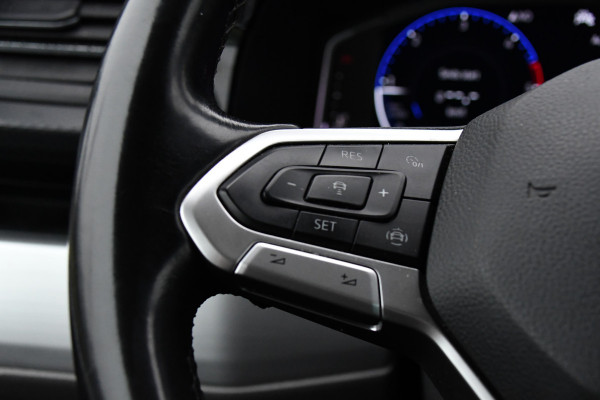 Volkswagen Transporter 2.0 TDI L2H1 30 DC Bulli Virtual, Adaptieve Cruise, Camera, Carplay, 150pk, LED, Automaat, Sensoren, trekhaak, Uniek!