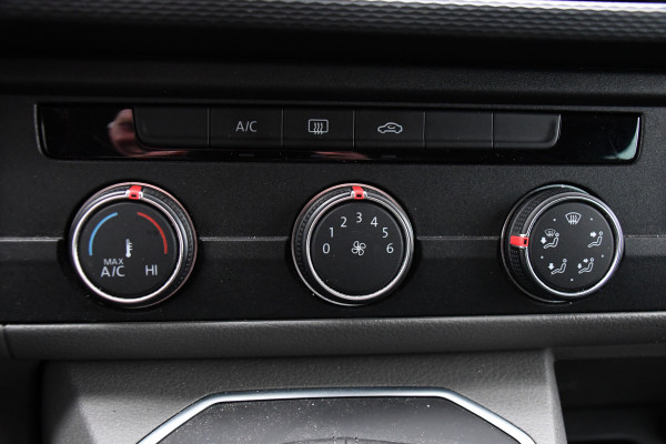 Volkswagen Transporter 2.0 TDI L2H1 30 DC Bulli Virtual, Adaptieve Cruise, Camera, Carplay, 150pk, LED, Automaat, Sensoren, trekhaak, Uniek!