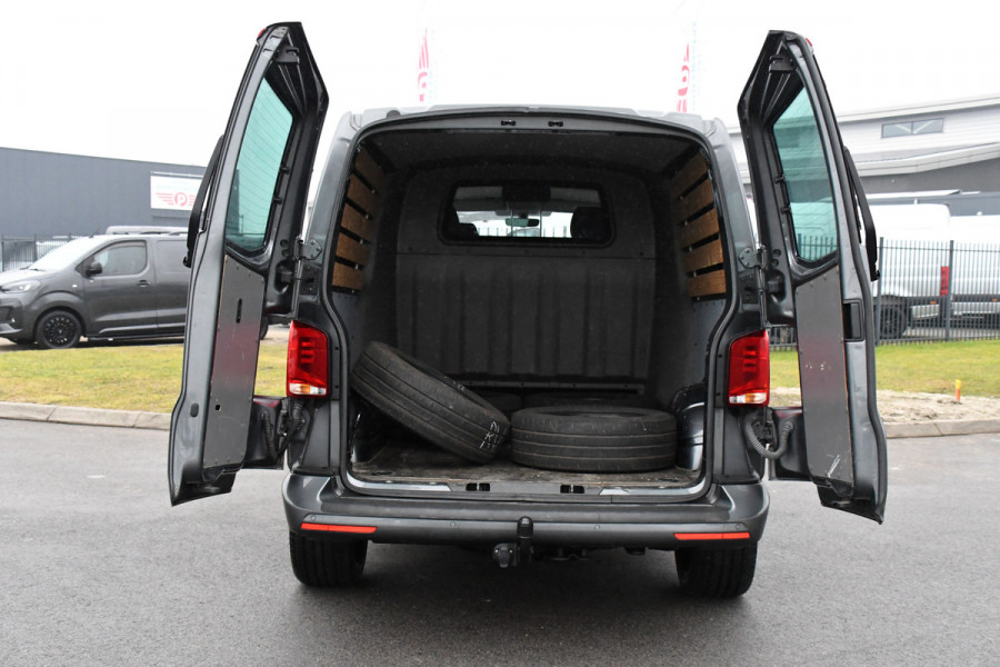 Volkswagen Transporter 2.0 TDI L2H1 30 DC Bulli Virtual, Adaptieve Cruise, Camera, Carplay, 150pk, LED, Automaat, Sensoren, trekhaak, Uniek!