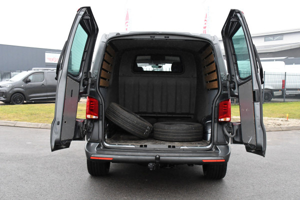 Volkswagen Transporter 2.0 TDI L2H1 30 DC Bulli Virtual, Adaptieve Cruise, Camera, Carplay, 150pk, LED, Automaat, Sensoren, trekhaak, Uniek!