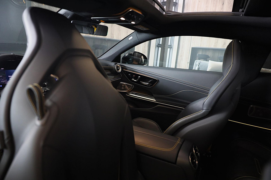 Mercedes-Benz CLE Coupé AMG 53 4MATIC+ / Performance Zetels / Carbon / Head Up / 360 Camera / Pano / Digital Light / 20 Inch