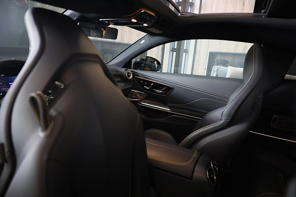 Mercedes-Benz CLE Coupé AMG 53 4MATIC+ / Performance Zetels / Carbon / Head Up / 360 Camera / Pano / Digital Light / 20 Inch