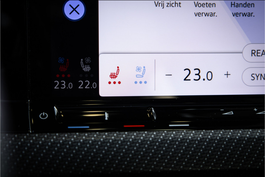 Volkswagen Golf 2.0 TSI R 4Motion - Panorama | H&K | Stoelkoeling | Memory | Stuurverwarming