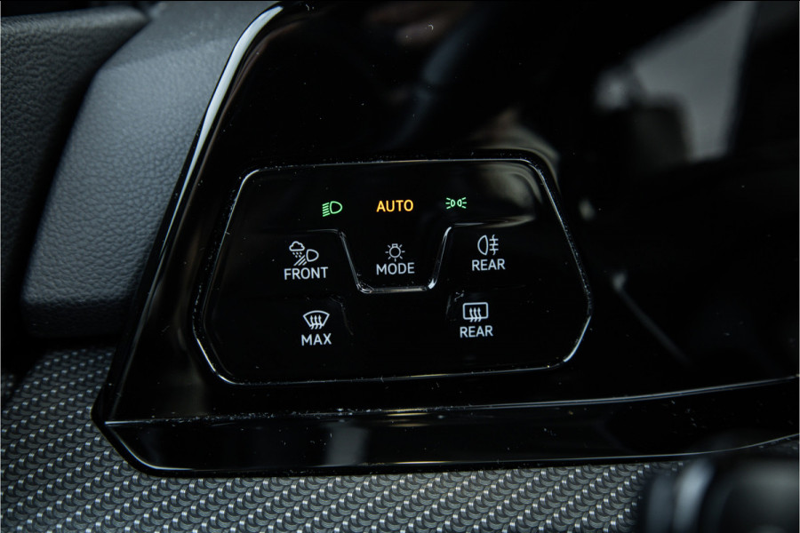 Volkswagen Golf 2.0 TSI R 4Motion - Panorama | H&K | Stoelkoeling | Memory | Stuurverwarming