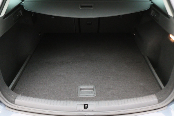 Seat Leon ST 1.0 TSI Style Ultimate Edition Virtual Cockpit, Camera, Beats Audio, Keyless, Apple Carplay, LED