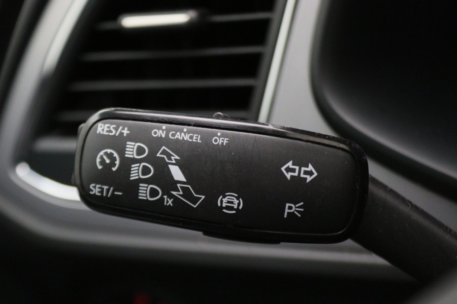 Seat Leon ST 1.0 TSI Style Ultimate Edition Virtual Cockpit, Camera, Beats Audio, Keyless, Apple Carplay, LED