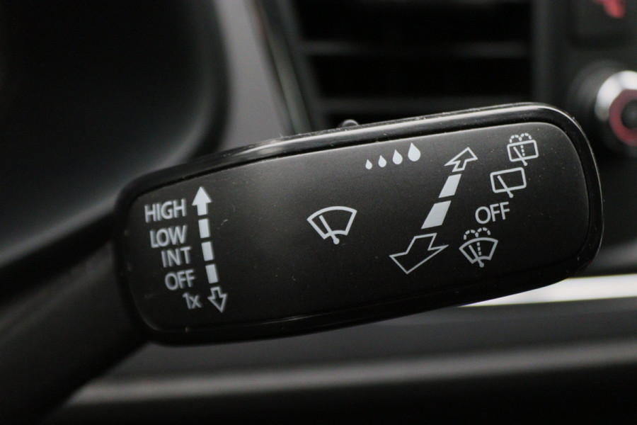 Seat Leon ST 1.0 TSI Style Ultimate Edition Virtual Cockpit, Camera, Beats Audio, Keyless, Apple Carplay, LED