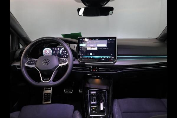 Volkswagen Golf 1.5 eTSI 50 Jahre Edition 150 pk Automaat (DSG) | Navigatie | Panoramadak | Parkeersensoren | Achteruitrijcamera | Matrix LED koplampen | Stoelverwarming |