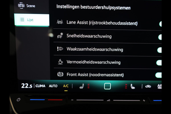 Volkswagen Golf 1.5 eTSI 50 Jahre Edition 150 pk Automaat (DSG) | Navigatie | Panoramadak | Parkeersensoren | Achteruitrijcamera | Matrix LED koplampen | Stoelverwarming |