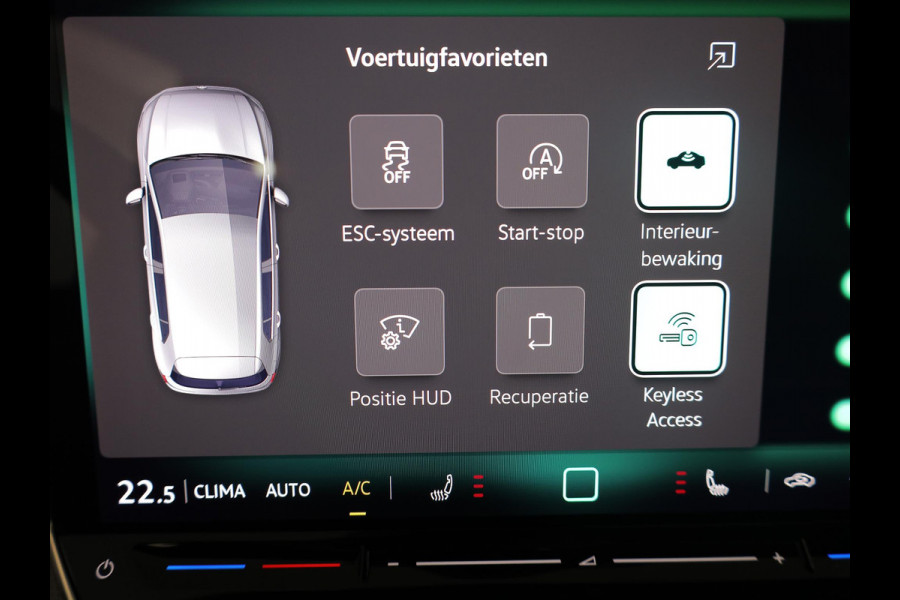 Volkswagen Golf 1.5 eTSI 50 Jahre Edition 150 pk Automaat (DSG) | Navigatie | Panoramadak | Parkeersensoren | Achteruitrijcamera | Matrix LED koplampen | Stoelverwarming |