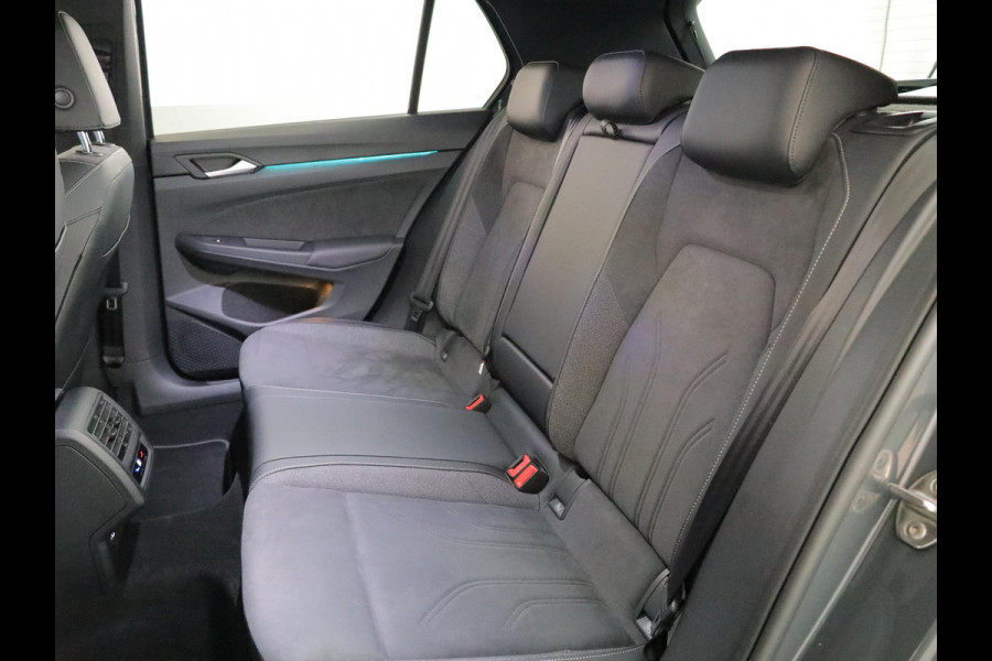 Volkswagen Golf 1.5 eTSI 50 Jahre Edition 150 pk Automaat (DSG) | Navigatie | Panoramadak | Parkeersensoren | Achteruitrijcamera | Matrix LED koplampen | Stoelverwarming |