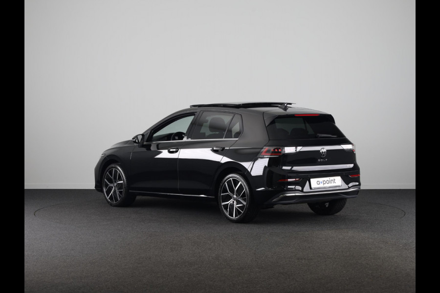 Volkswagen Golf 1.5 eTSI 50 Jahre Edition 150 pk Automaat (DSG) | Navigatie | Panoramadak | Parkeersensoren | Achteruitrijcamera | Matrix LED koplampen | Stoelverwarming |