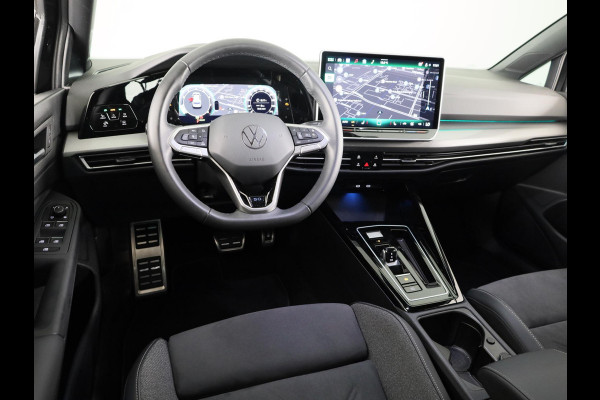 Volkswagen Golf 1.5 eTSI 50 Jahre Edition 150 pk Automaat (DSG) | Navigatie | Panoramadak | Parkeersensoren | Achteruitrijcamera | Matrix LED koplampen | Stoelverwarming |