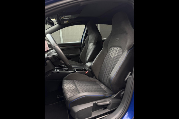 Volkswagen Golf 8.5 2.0 TDI 3x R-Line Panorama IQ CarPlay HK