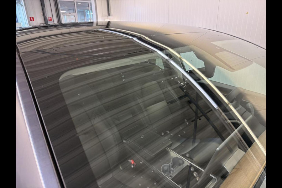 Tesla Model Y RWD 58 kWh Panoramadak 20" Wheels PDC VA + 360 Camera Full LED Leder Autopilot