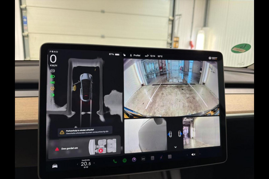 Tesla Model Y RWD 58 kWh Panoramadak 20" Wheels PDC VA + 360 Camera Full LED Leder Autopilot