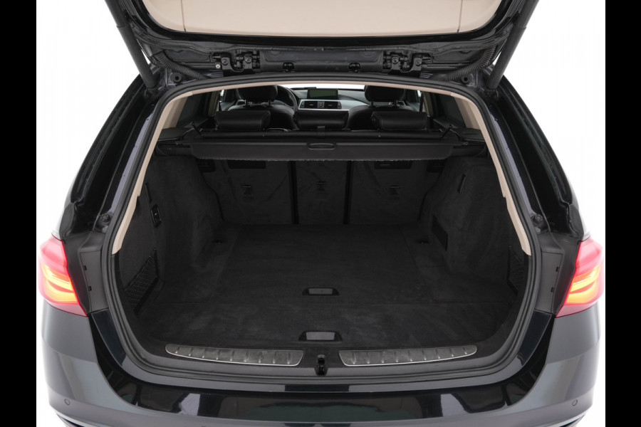 BMW 3 Serie Touring 320d EDE Executive Aut. *PANO | LEATHER | FULL-LED | DIGI-COCKPIT | HEATED-SPORTSEATS | NAVI-FULLMAP | PRIVACY-GLASS | ECC | KEYLESS | LANE-ASSIST | PDC | CRUISE | TOWBAR | 18''ALU*