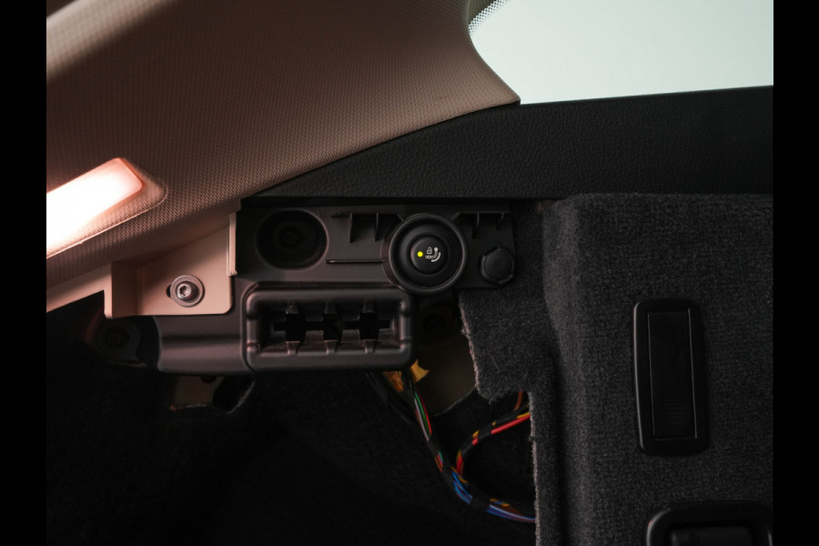 BMW 3 Serie Touring 320d EDE Executive Aut. *PANO | LEATHER | FULL-LED | DIGI-COCKPIT | HEATED-SPORTSEATS | NAVI-FULLMAP | PRIVACY-GLASS | ECC | KEYLESS | LANE-ASSIST | PDC | CRUISE | TOWBAR | 18''ALU*