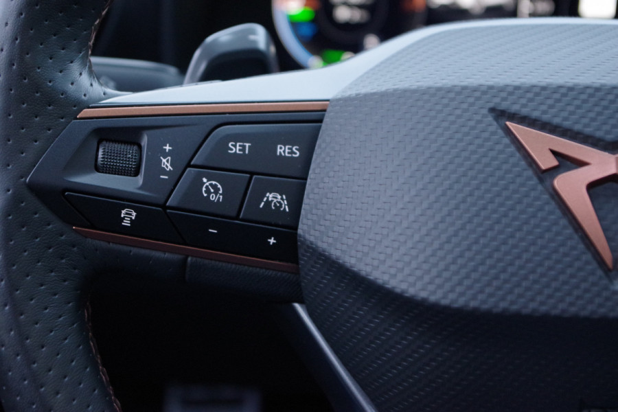 CUPRA Formentor 1.4 e-Hybrid VZ 245 PK Copper Edition PHEV, Panoramadak, Leder, Memory, 360 Camera, Winterpakket