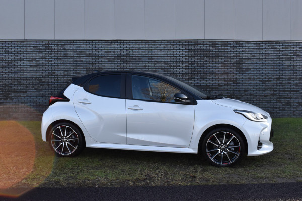 Toyota Yaris 1.5 Hybrid GR Sport 2-Tone Panoramadak Btw auto 1e eigenaar