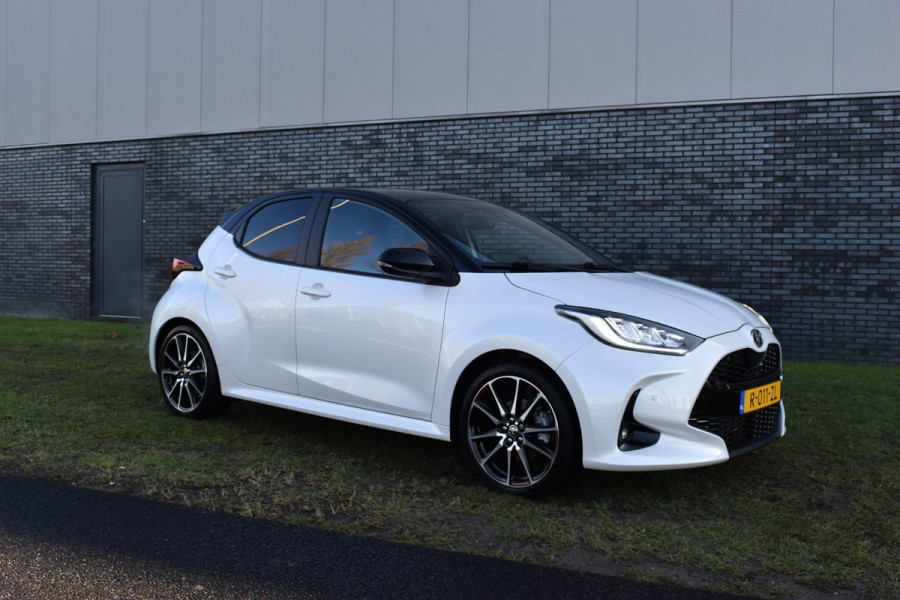 Toyota Yaris 1.5 Hybrid GR Sport 2-Tone Panoramadak Btw auto 1e eigenaar