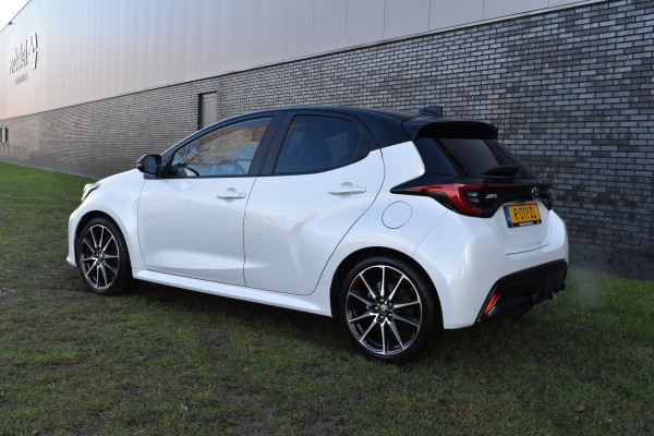 Toyota Yaris 1.5 Hybrid GR Sport 2-Tone Panoramadak Btw auto 1e eigenaar
